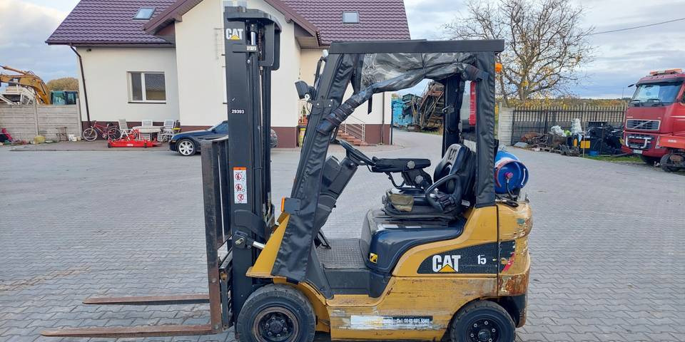 Wózek widłowy Caterpillar GP15N 1,5t pozycjoner, przesuw CAT - Empilhador a gás: foto 1 Wózek widłowy Caterpillar GP15N 1,5t pozycjoner, przesuw CAT - Empilhador a gás: foto 1
