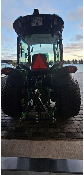 John Deere 4052R - Trator: foto 5 John Deere 4052R - Trator: foto 5