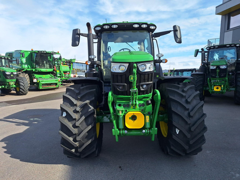 John Deere 6R 155 - Trator: foto 2 John Deere 6R 155 - Trator: foto 2
