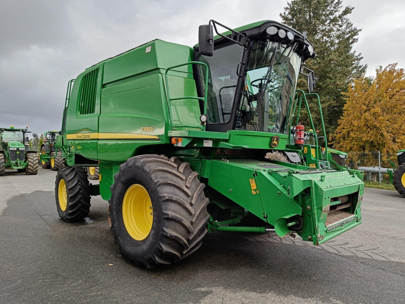 John Deere T550 - Ceifeira debulhadora: foto 1 John Deere T550 - Ceifeira debulhadora: foto 1