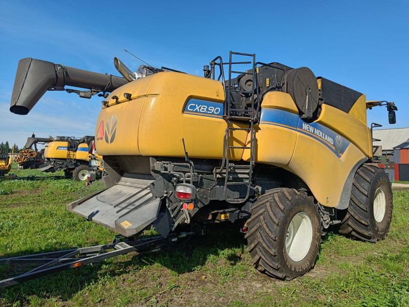 New Holland CX 8.90 - Ceifeira debulhadora: foto 4 New Holland CX 8.90 - Ceifeira debulhadora: foto 4
