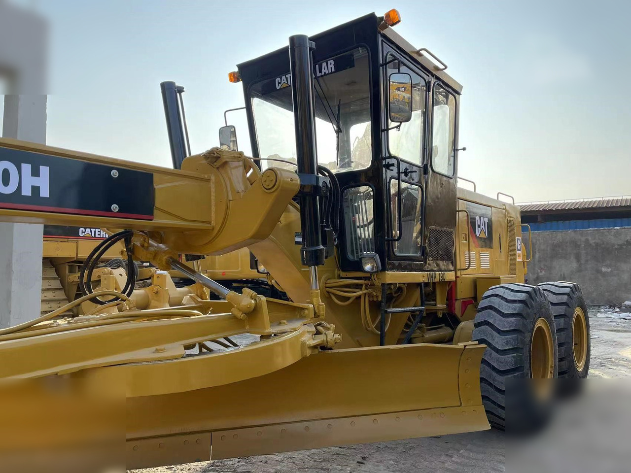 CATERPILLAR 140H - Motoniveladora: foto 4 CATERPILLAR 140H - Motoniveladora: foto 4