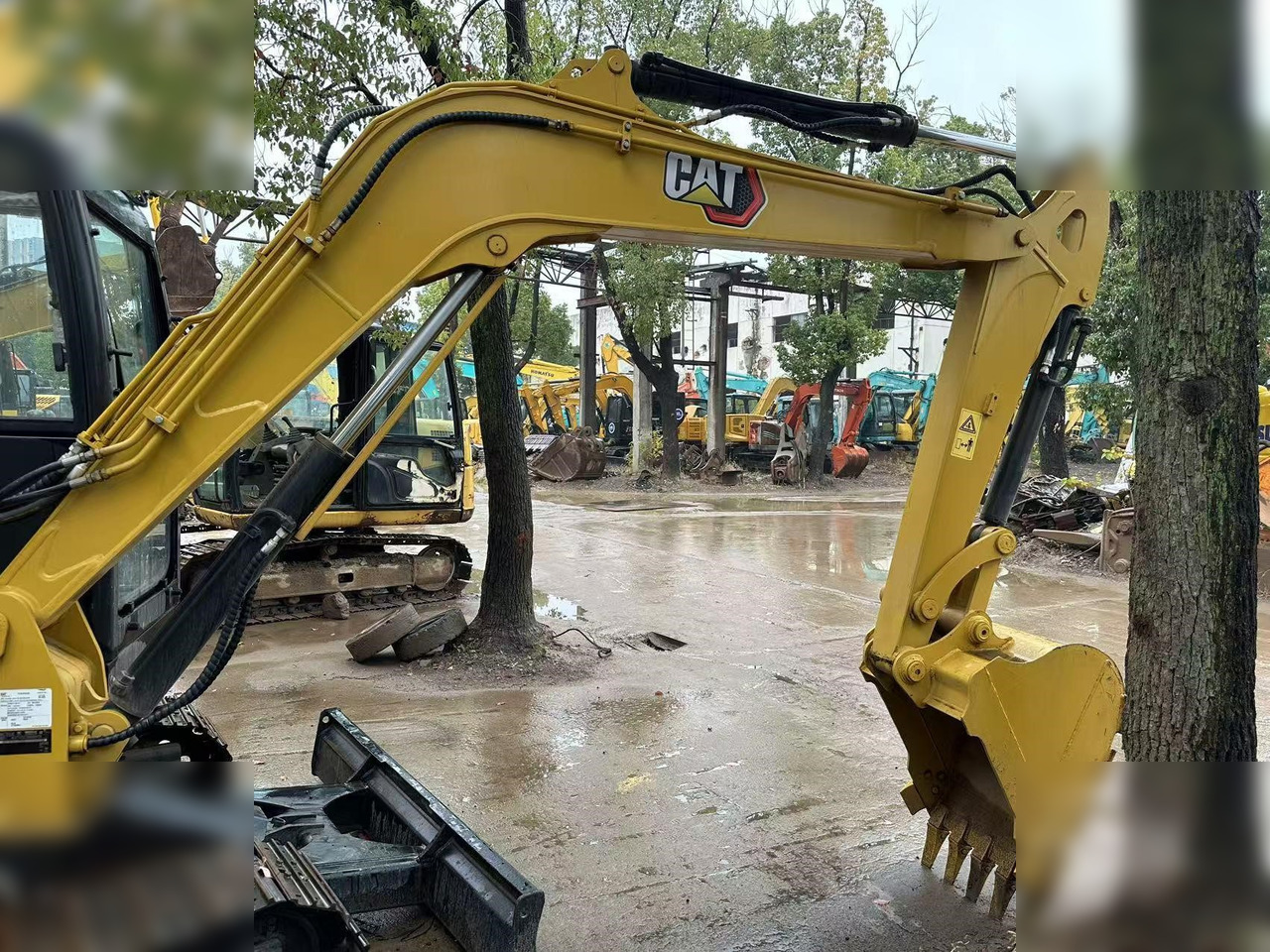 CATERPILLAR 305.5E - Mini escavadeira: foto 4 CATERPILLAR 305.5E - Mini escavadeira: foto 4