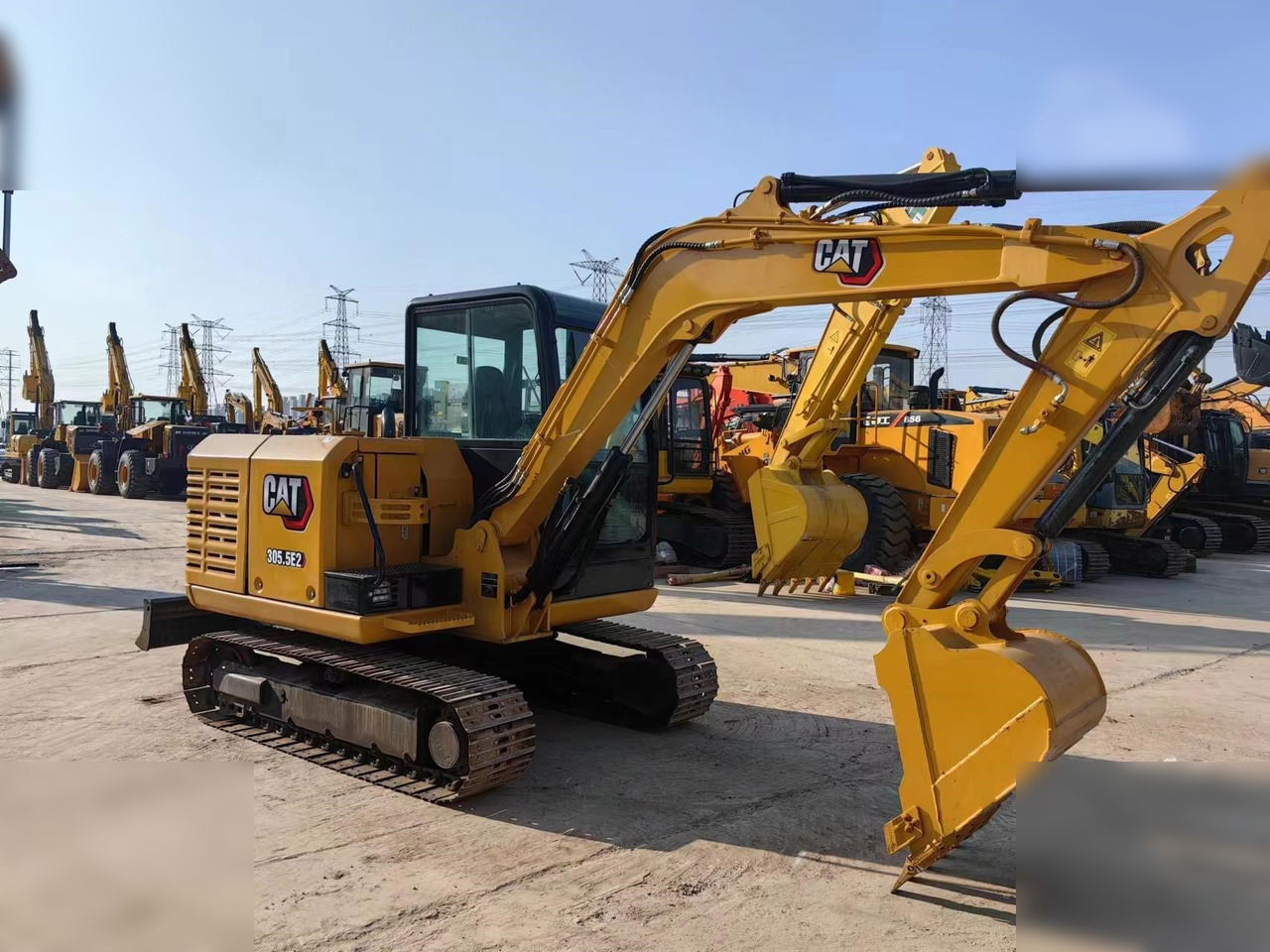 CATERPILLAR 305.5E2 - Mini escavadeira: foto 2 CATERPILLAR 305.5E2 - Mini escavadeira: foto 2