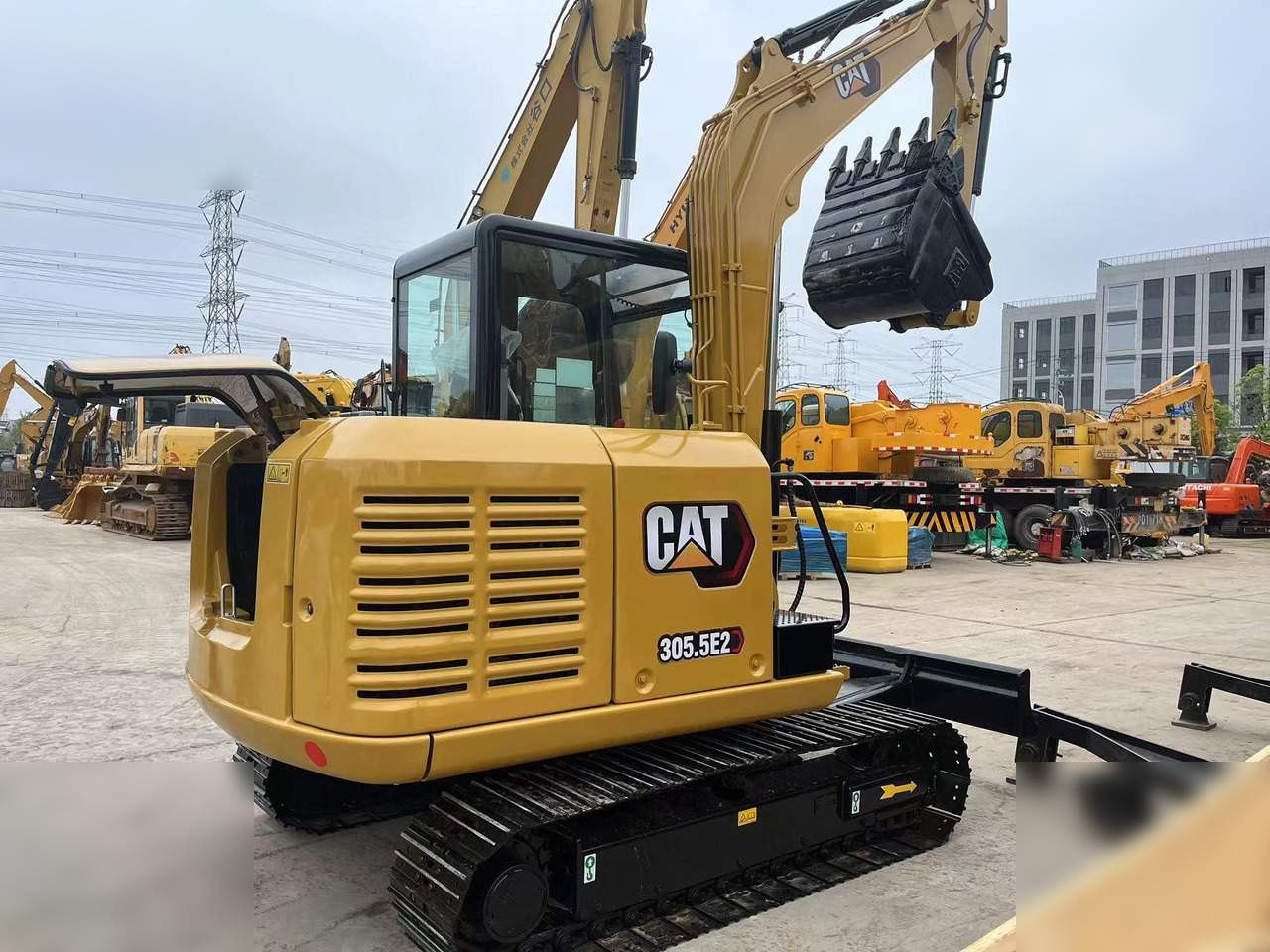 CATERPILLAR 305.5E2 - Mini escavadeira: foto 2 CATERPILLAR 305.5E2 - Mini escavadeira: foto 2