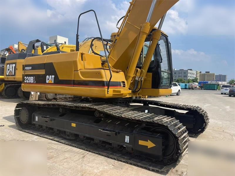 Escavadora de rastos CATERPILLAR 320BL: foto 6