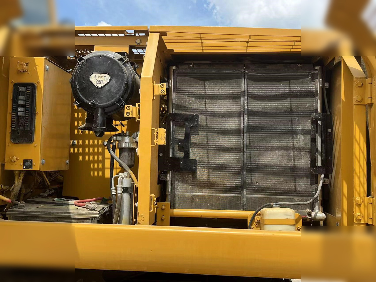 Escavadora de rastos CATERPILLAR 320CL: foto 7