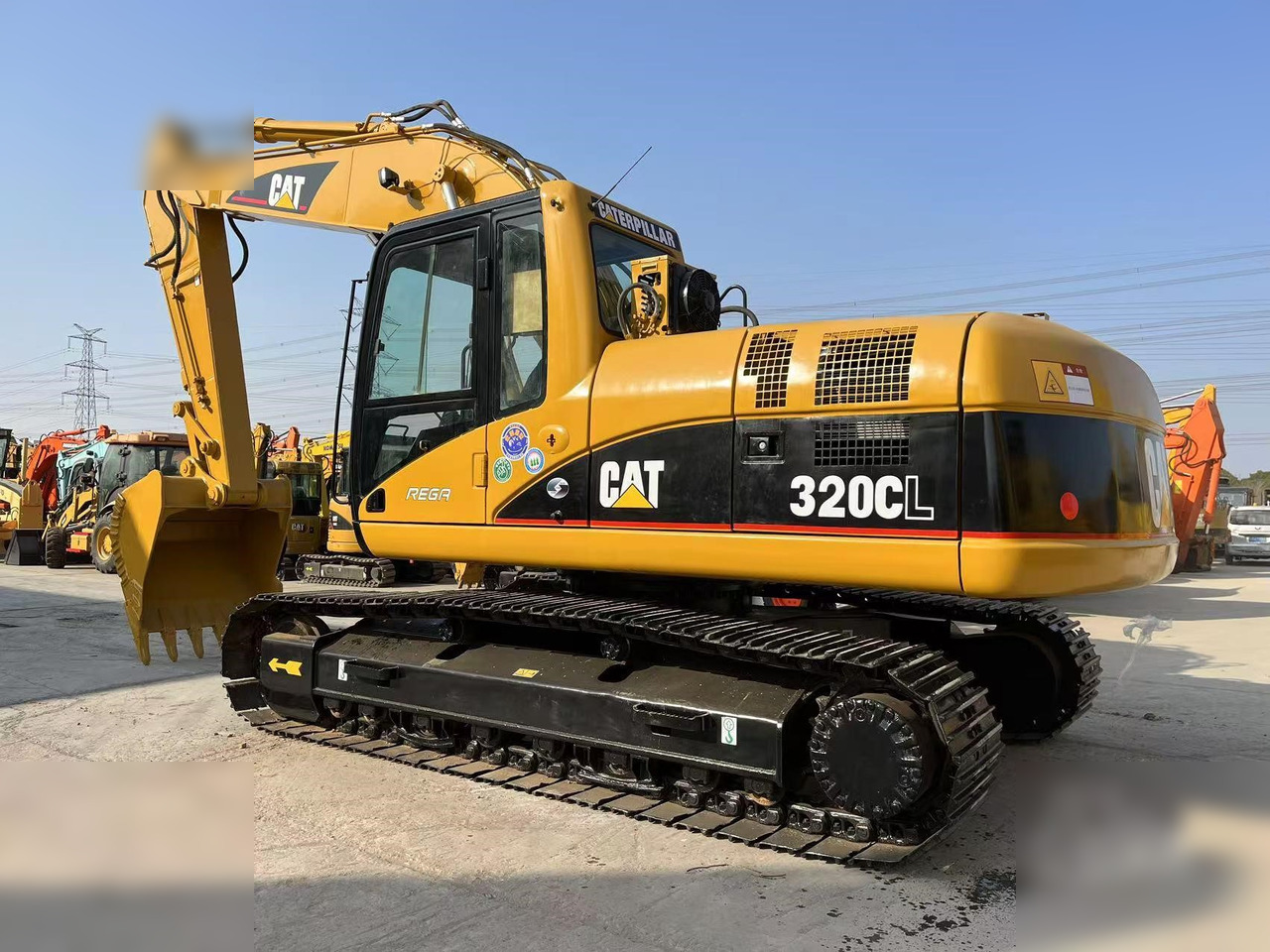 CATERPILLAR 320CL - Escavadora de rastos: foto 2 CATERPILLAR 320CL - Escavadora de rastos: foto 2