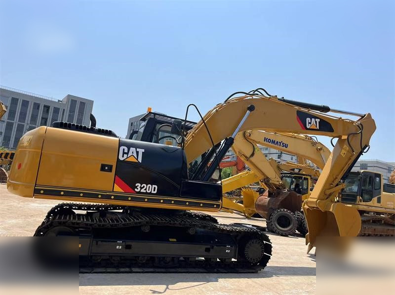 CATERPILLAR 320D - Escavadora de rastos: foto 2 CATERPILLAR 320D - Escavadora de rastos: foto 2