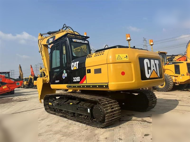 CATERPILLAR 320D - Escavadora de rastos: foto 4 CATERPILLAR 320D - Escavadora de rastos: foto 4
