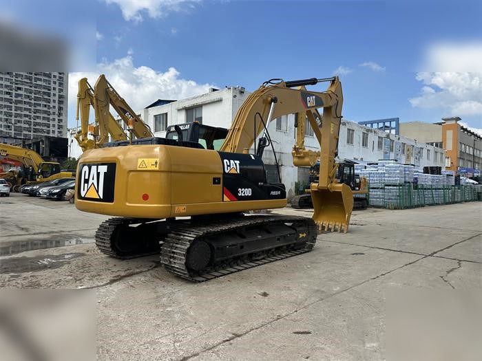 CATERPILLAR 320D - Escavadora de rastos: foto 4 CATERPILLAR 320D - Escavadora de rastos: foto 4