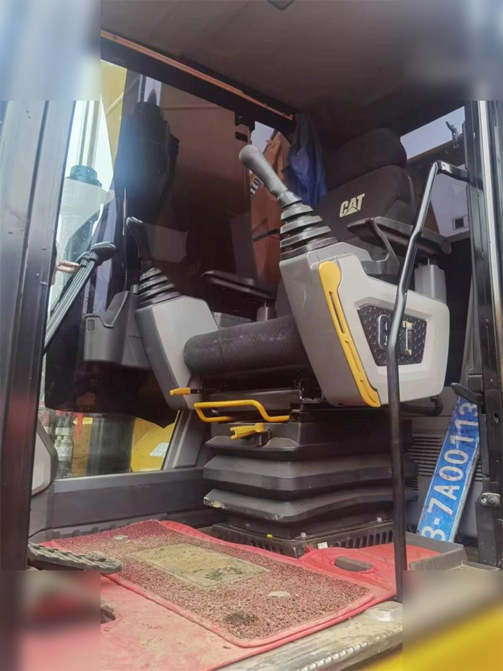 Escavadora de rastos CATERPILLAR 320GC: foto 8