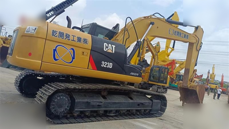 CATERPILLAR 323D - Escavadora de rastos: foto 1 CATERPILLAR 323D - Escavadora de rastos: foto 1