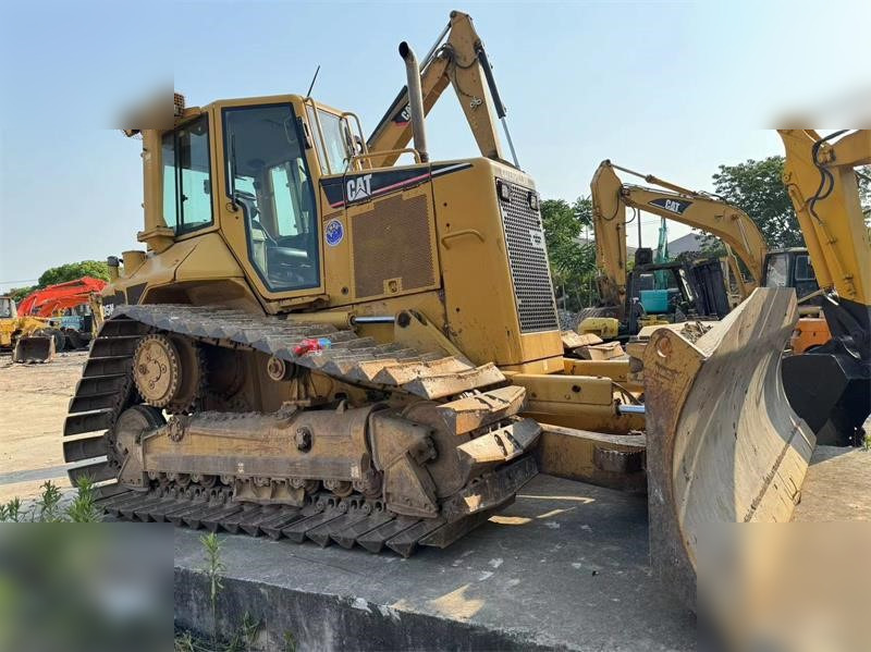 CATERPILLAR D5N - Buldôzer: foto 3 CATERPILLAR D5N - Buldôzer: foto 3