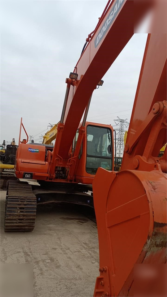 DOOSAN DH220 LC-7 - Escavadora de rastos: foto 2 DOOSAN DH220 LC-7 - Escavadora de rastos: foto 2