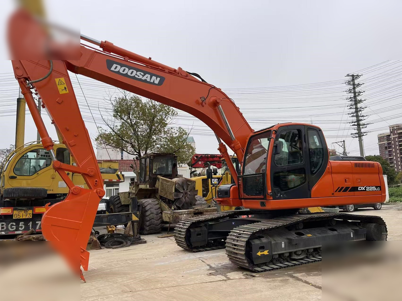 DOOSAN DX225 LC - Escavadora de rastos: foto 2 DOOSAN DX225 LC - Escavadora de rastos: foto 2