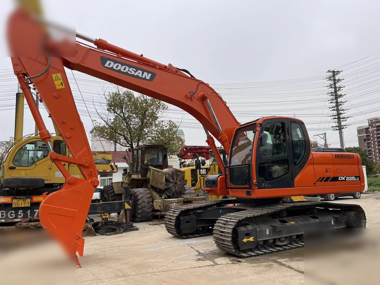 DOOSAN DX225 LC - Escavadora de rastos: foto 2 DOOSAN DX225 LC - Escavadora de rastos: foto 2