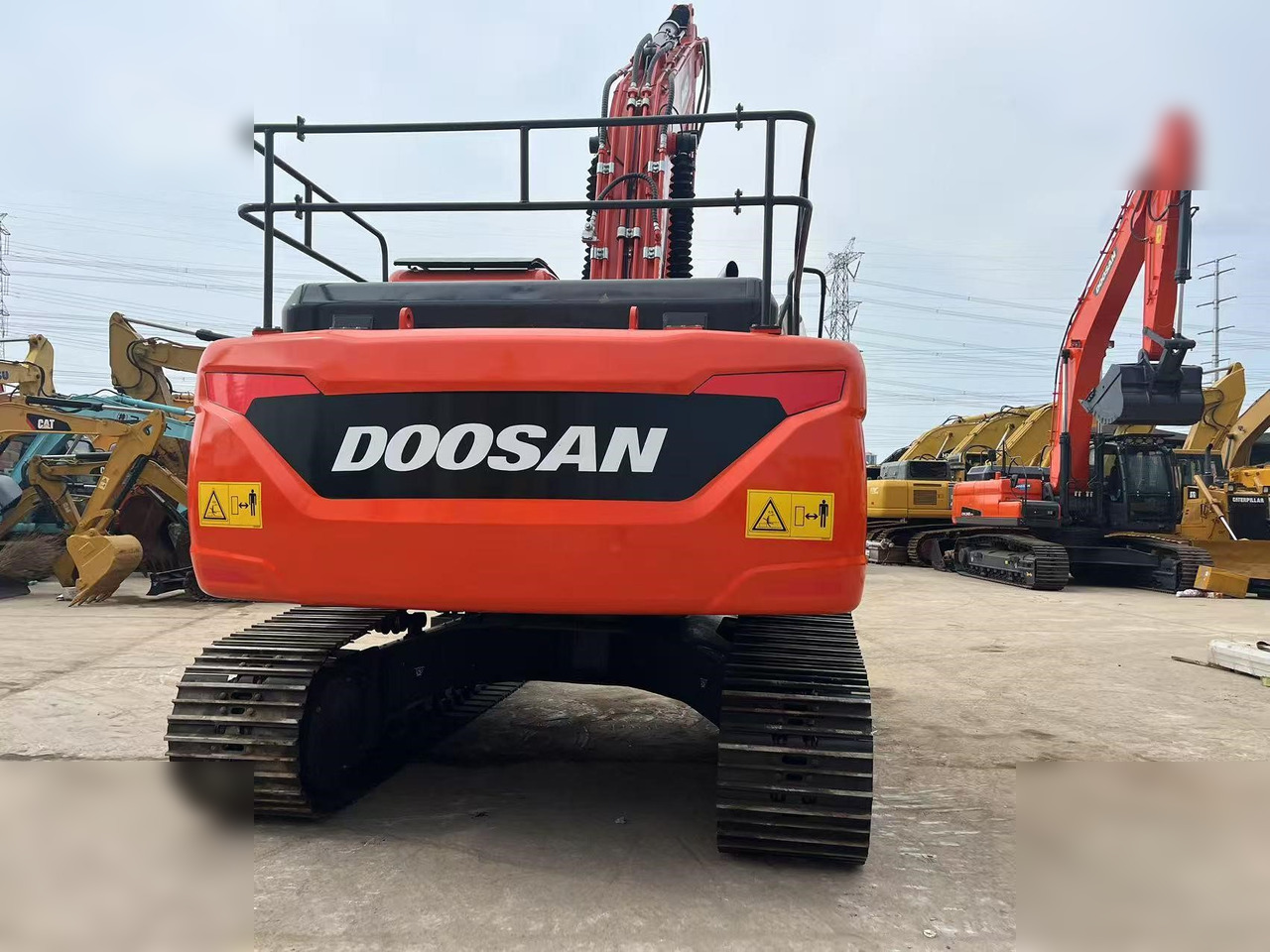 DOOSAN DX225 LC - Escavadora de rastos: foto 3 DOOSAN DX225 LC - Escavadora de rastos: foto 3