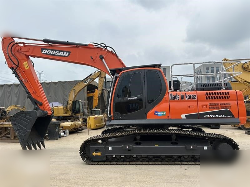 DOOSAN DX260 LC - Escavadora de rastos: foto 1 DOOSAN DX260 LC - Escavadora de rastos: foto 1