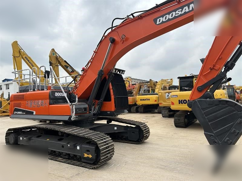 DOOSAN DX260 LC - Escavadora de rastos: foto 4 DOOSAN DX260 LC - Escavadora de rastos: foto 4
