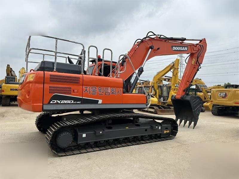DOOSAN DX260 LC - Escavadora de rastos: foto 2 DOOSAN DX260 LC - Escavadora de rastos: foto 2