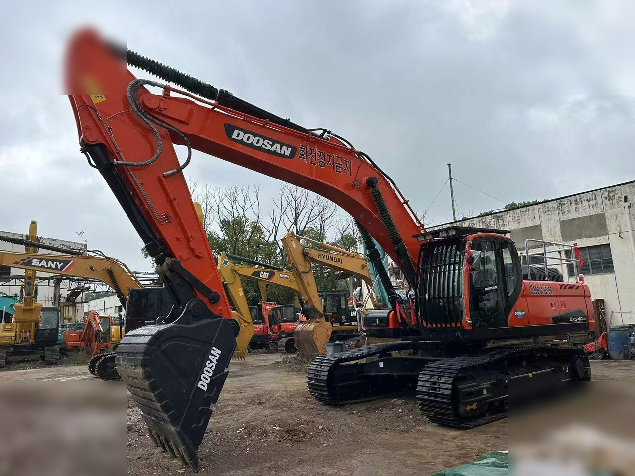 DOOSAN DX340 LCA - Escavadora de rastos: foto 3 DOOSAN DX340 LCA - Escavadora de rastos: foto 3