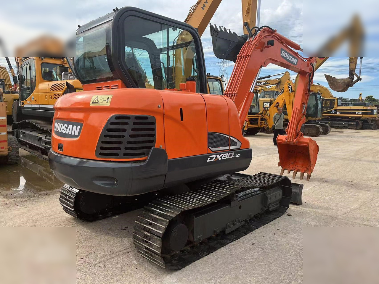 DOOSAN DX60-9C - Escavadora de rastos: foto 2 DOOSAN DX60-9C - Escavadora de rastos: foto 2