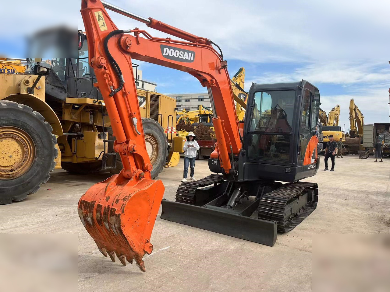 DOOSAN DX60-9C - Escavadora de rastos: foto 3 DOOSAN DX60-9C - Escavadora de rastos: foto 3