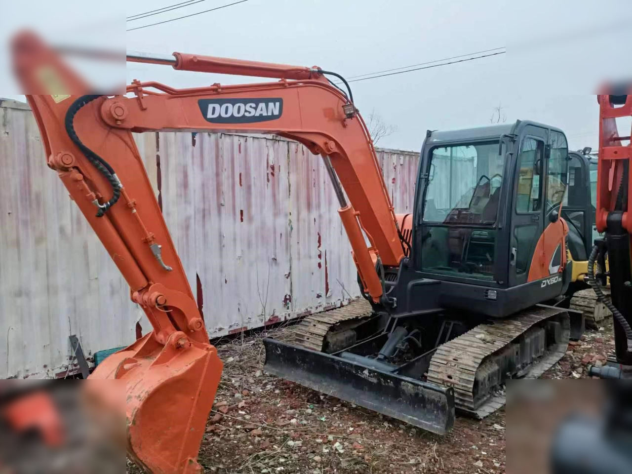 DOOSAN DX60-9C - Escavadora de rastos: foto 1 DOOSAN DX60-9C - Escavadora de rastos: foto 1