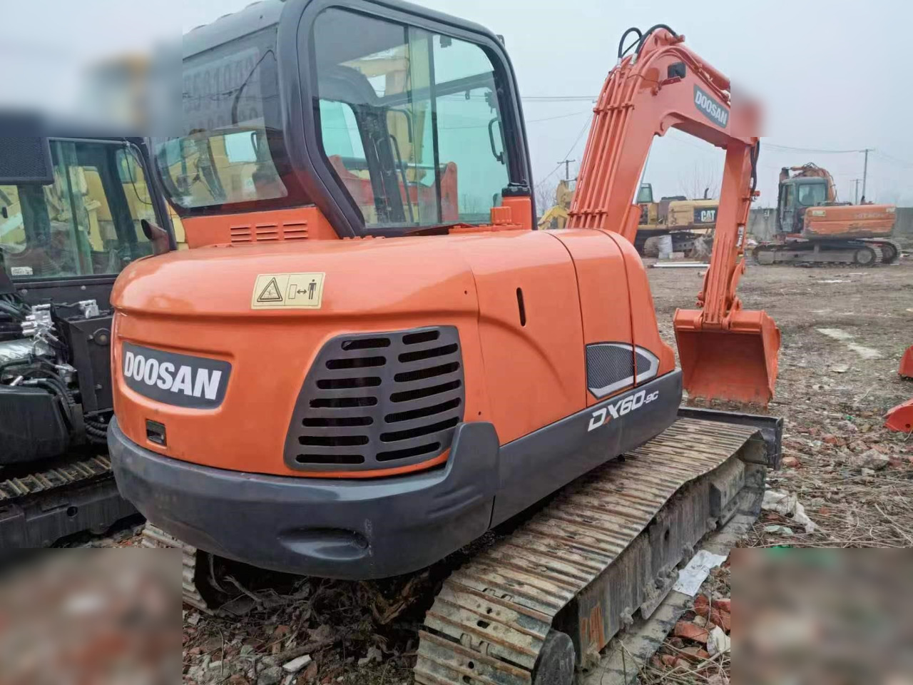 DOOSAN DX60-9C - Escavadora de rastos: foto 2 DOOSAN DX60-9C - Escavadora de rastos: foto 2