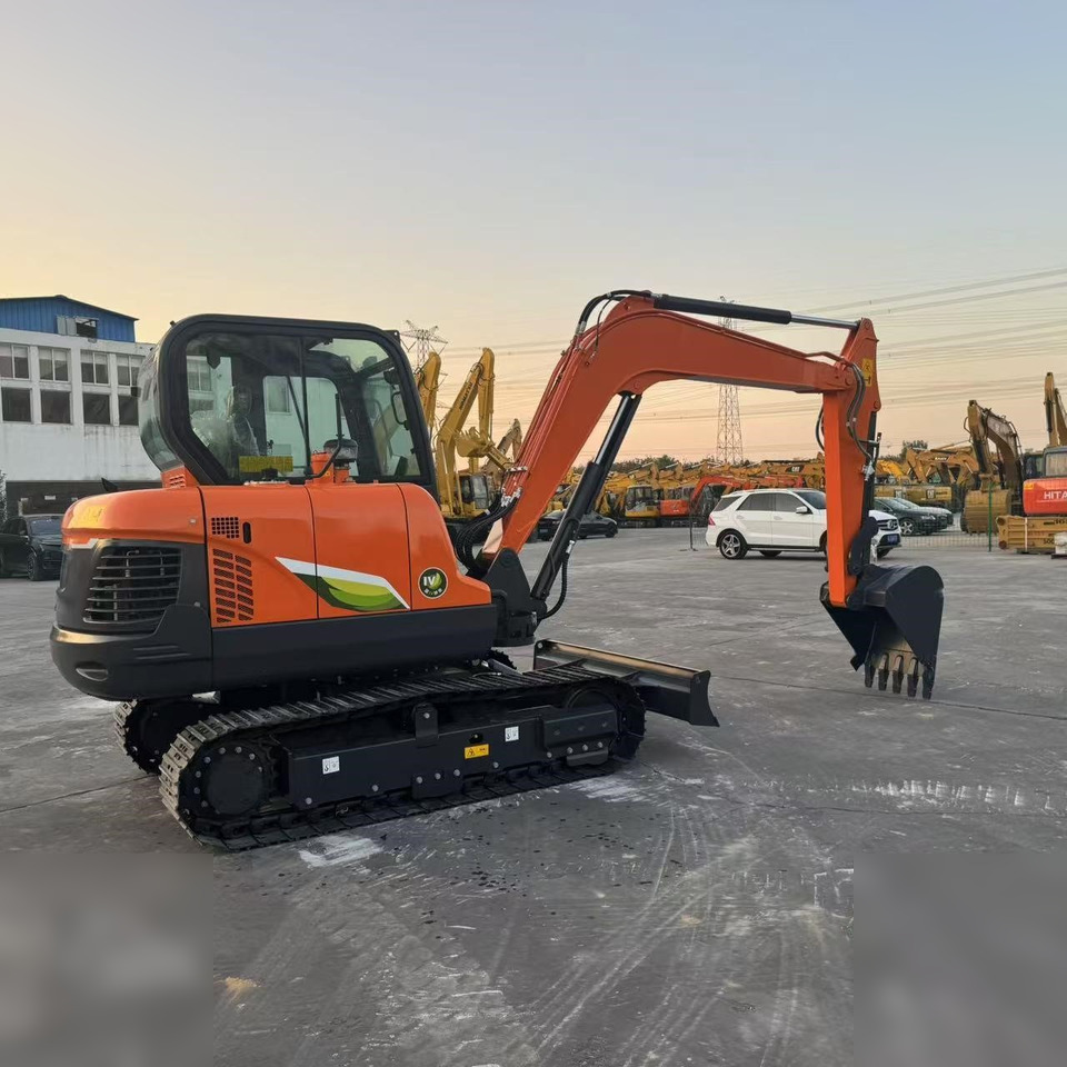 DOOSAN DX60E-10N - Escavadora de rastos: foto 5 DOOSAN DX60E-10N - Escavadora de rastos: foto 5