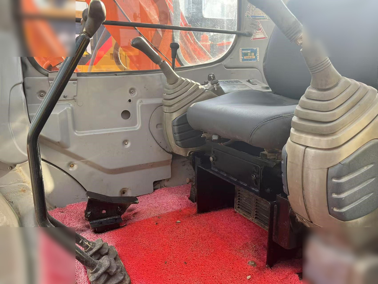 HITACHI EX60 - Escavadora de rastos: foto 5 HITACHI EX60 - Escavadora de rastos: foto 5