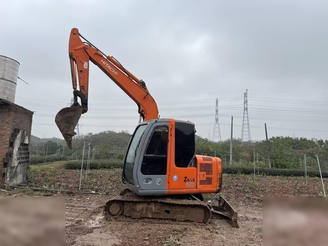 HITACHI ZX60 - Escavadora de rastos: foto 1 HITACHI ZX60 - Escavadora de rastos: foto 1