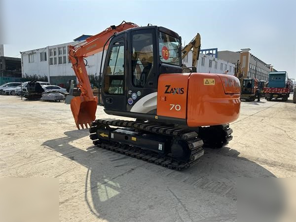HITACHI ZX70 - Escavadora de rastos: foto 1 HITACHI ZX70 - Escavadora de rastos: foto 1