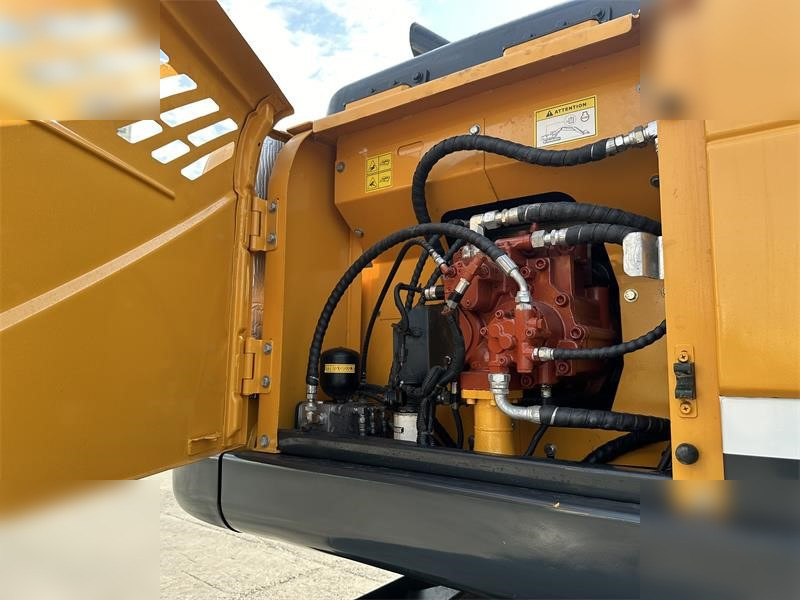 Escavadeira de rodas HYUNDAI ROBEX 210W-9: foto 8