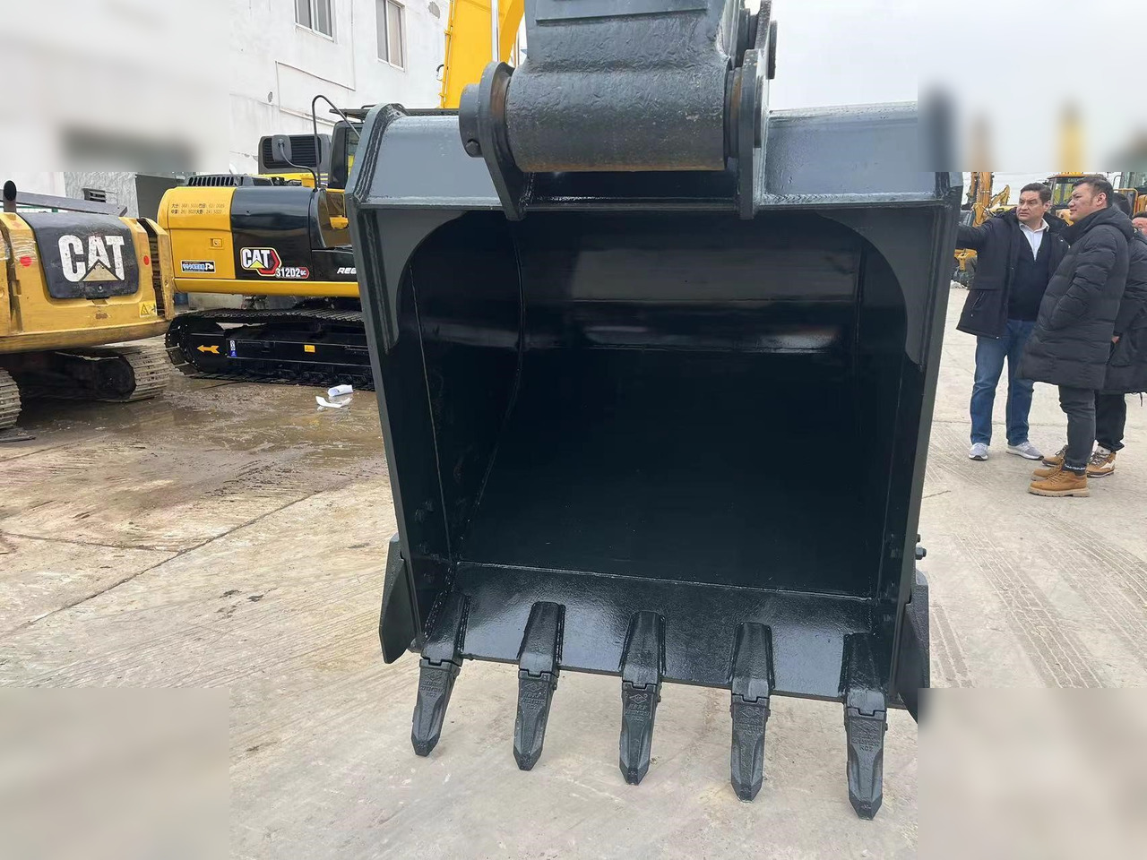 HYUNDAI ROBEX 305 LC-9T - Escavadora de rastos: foto 3 HYUNDAI ROBEX 305 LC-9T - Escavadora de rastos: foto 3