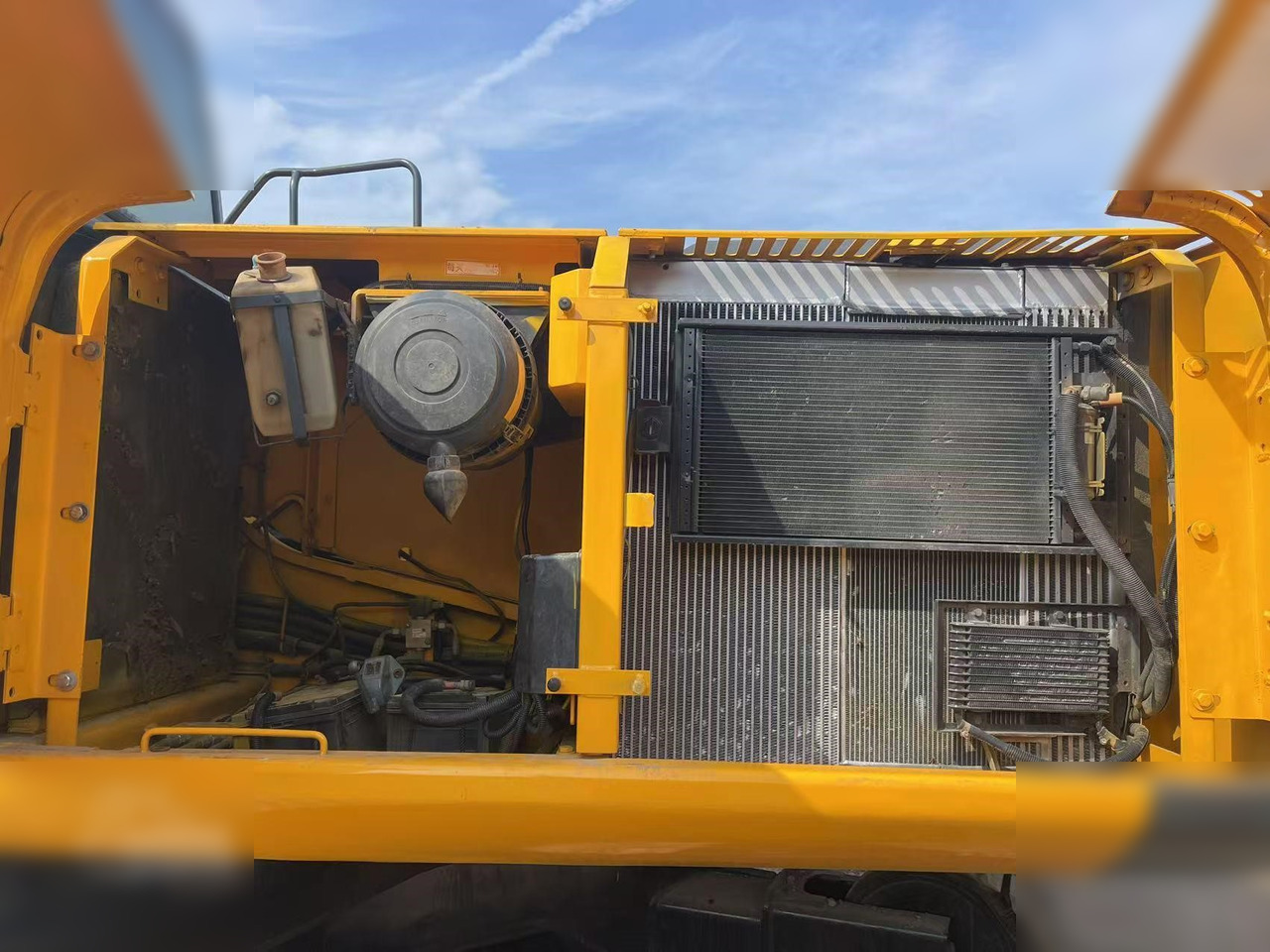 Escavadora de rastos JCB JS220 LC: foto 6