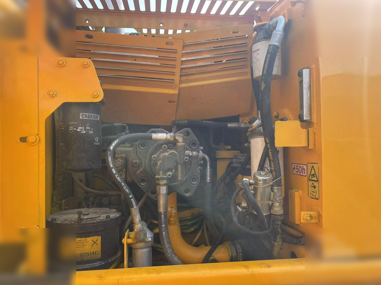 Escavadora de rastos JCB JS220 LC: foto 7