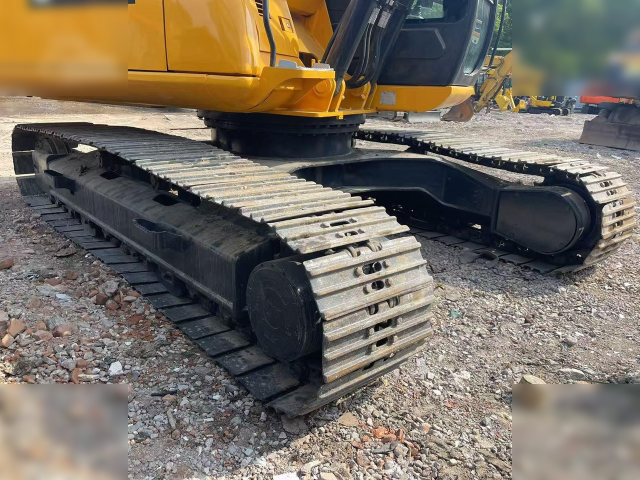 Escavadora de rastos JCB JS220 LC: foto 8