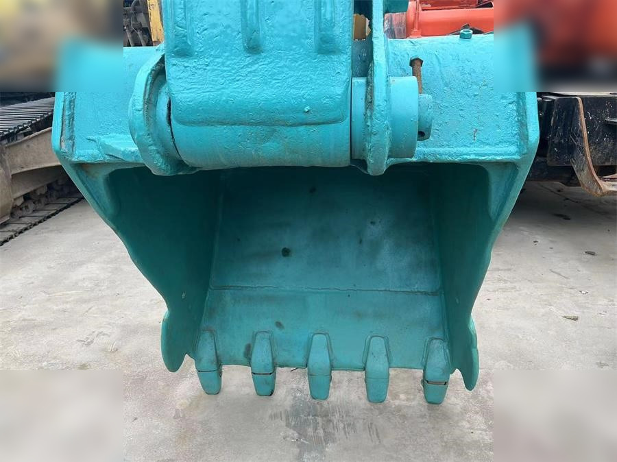 KOBELCO SK200-8 - Escavadora de rastos: foto 2 KOBELCO SK200-8 - Escavadora de rastos: foto 2