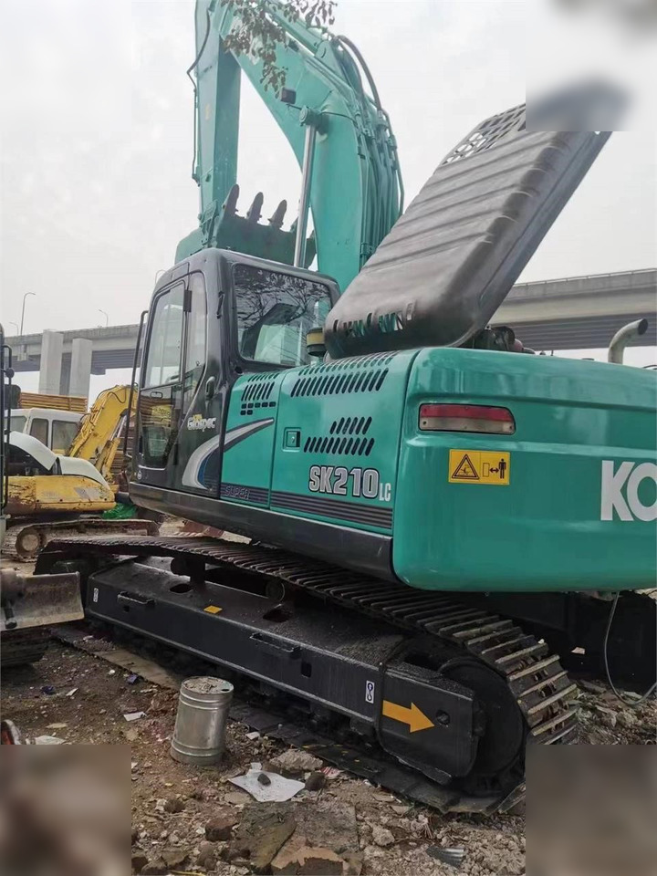 KOBELCO SK210 LC-8 - Escavadora de rastos: foto 4 KOBELCO SK210 LC-8 - Escavadora de rastos: foto 4