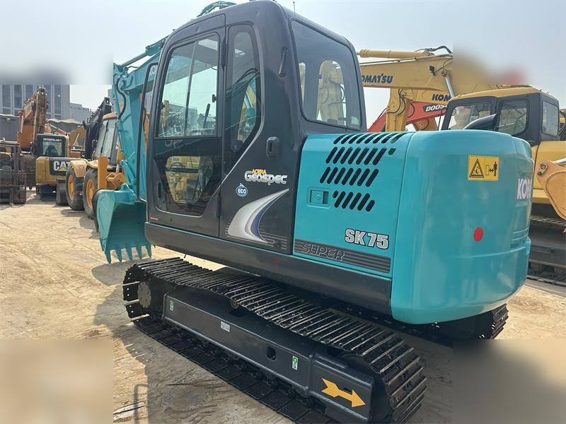 KOBELCO SK75-8 - Escavadora de rastos: foto 2 KOBELCO SK75-8 - Escavadora de rastos: foto 2