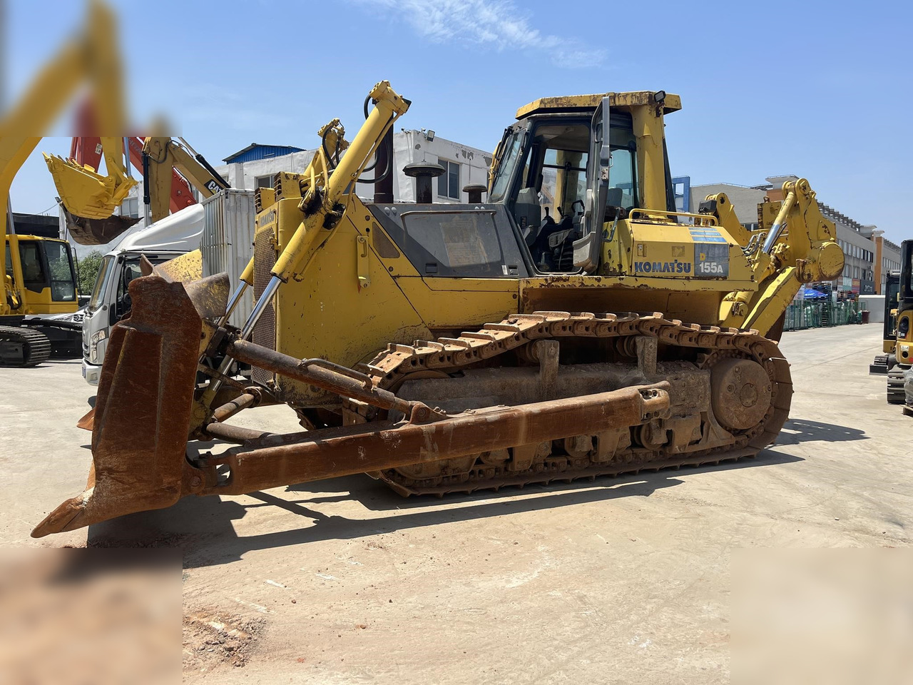KOMATSU D155A-5 - Buldôzer: foto 2 KOMATSU D155A-5 - Buldôzer: foto 2