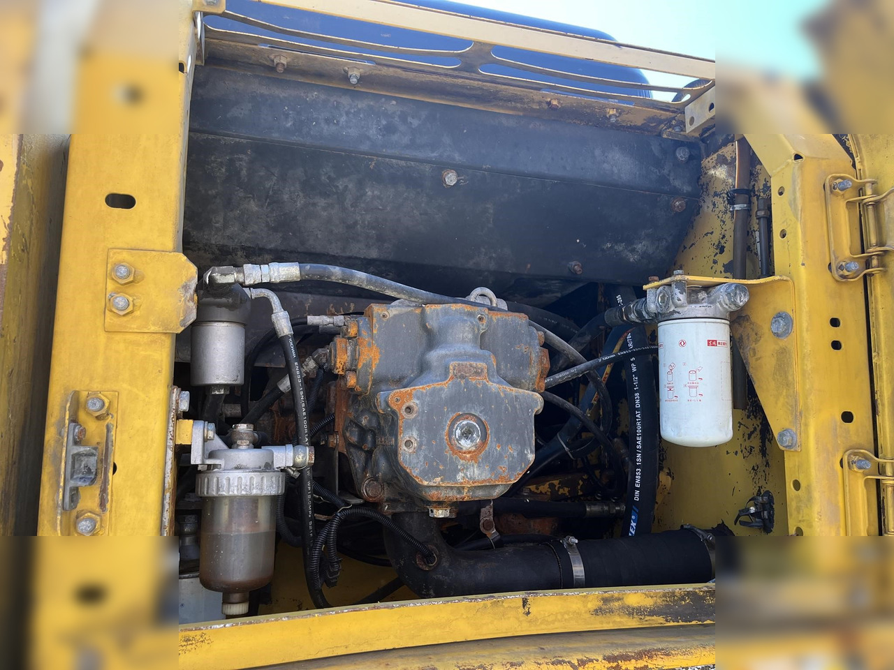 Escavadora de rastos KOMATSU PC220-7: foto 9