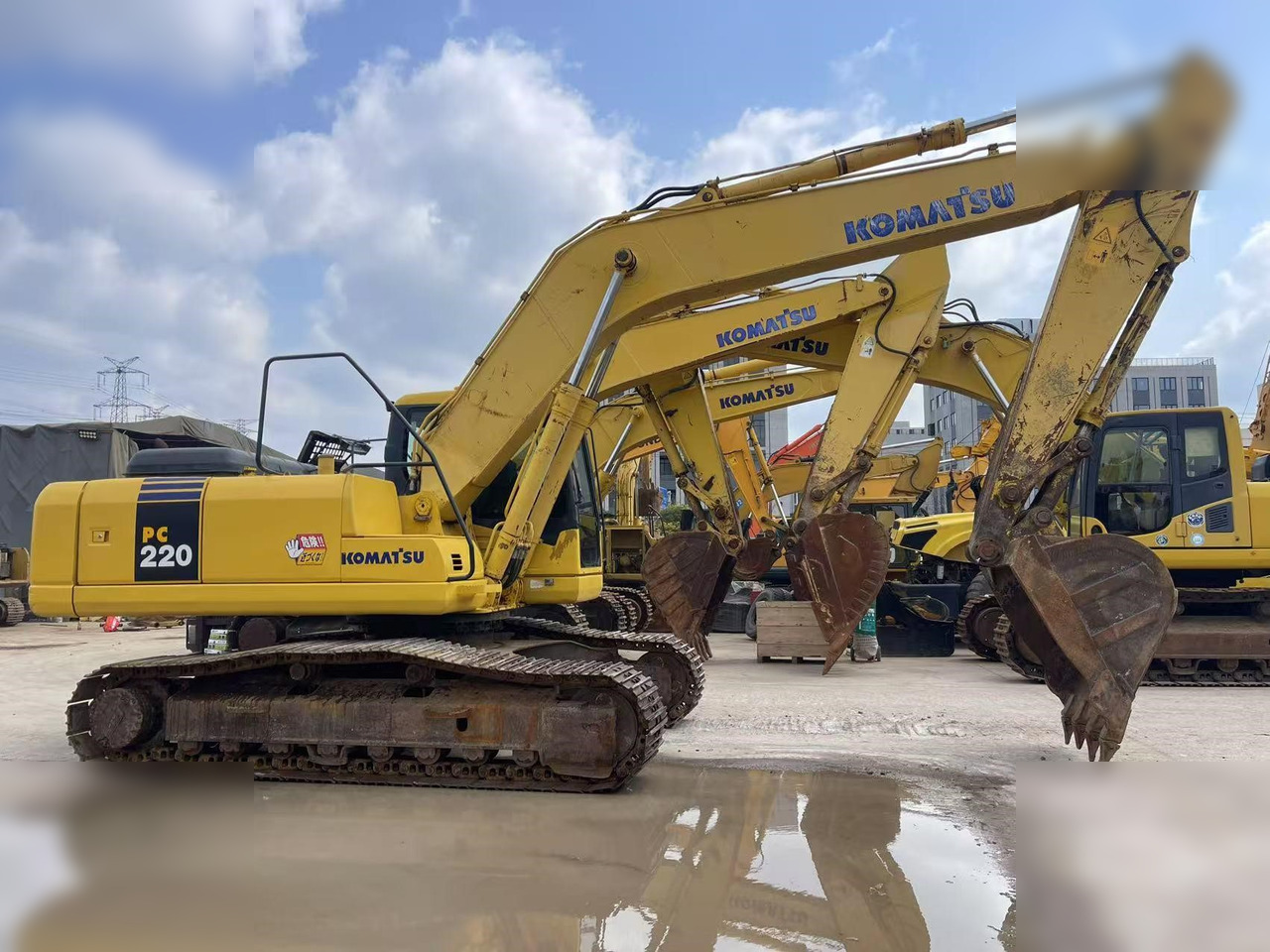KOMATSU PC220-7 - Escavadora de rastos: foto 1 KOMATSU PC220-7 - Escavadora de rastos: foto 1