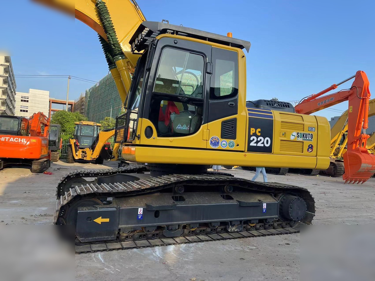 KOMATSU PC220-8 - Escavadora de rastos: foto 5 KOMATSU PC220-8 - Escavadora de rastos: foto 5
