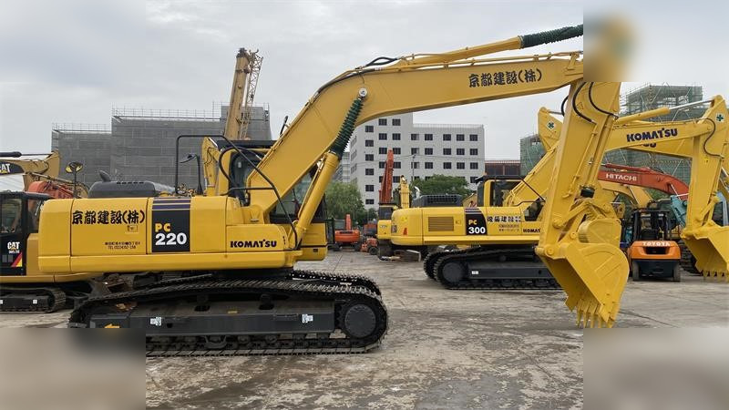KOMATSU PC220-8 - Escavadora de rastos: foto 1 KOMATSU PC220-8 - Escavadora de rastos: foto 1