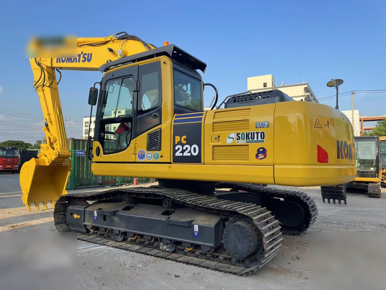 KOMATSU PC220-8 - Escavadora de rastos: foto 4 KOMATSU PC220-8 - Escavadora de rastos: foto 4