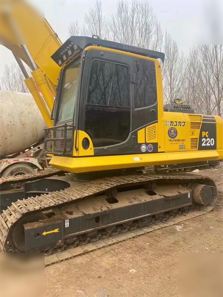 KOMATSU PC220-8 - Escavadora de rastos: foto 4 KOMATSU PC220-8 - Escavadora de rastos: foto 4