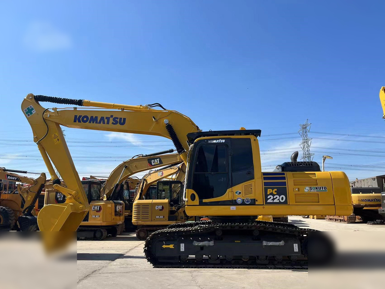 KOMATSU PC220-8 - Escavadora de rastos: foto 1 KOMATSU PC220-8 - Escavadora de rastos: foto 1